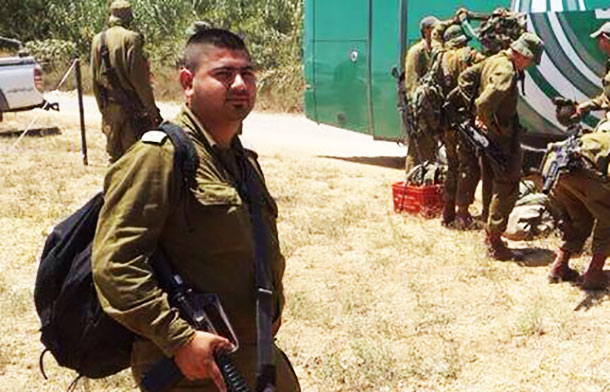 "איך ערביה שלא שירתה בצה"ל מאבטחת קניון בחיפה?" מוראד עמרייה
