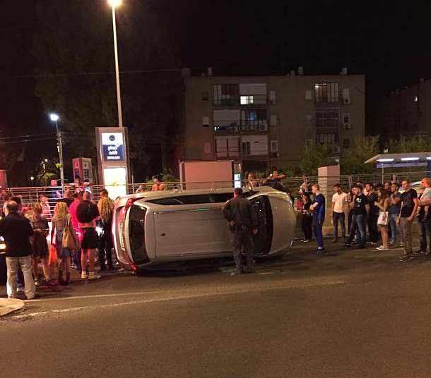 זירת התאונה הערב (צילום: בן אסבן)